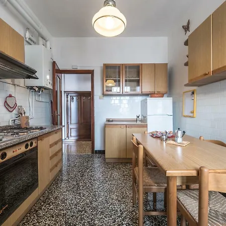 Central Albisola Spacious Close To The Beach Apartment *
