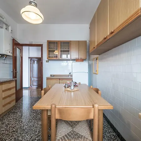 Central Albisola Spacious Close To The Beach Apartment
