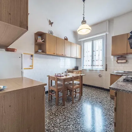 Apartment Central Albisola Spacious Close To The Beach